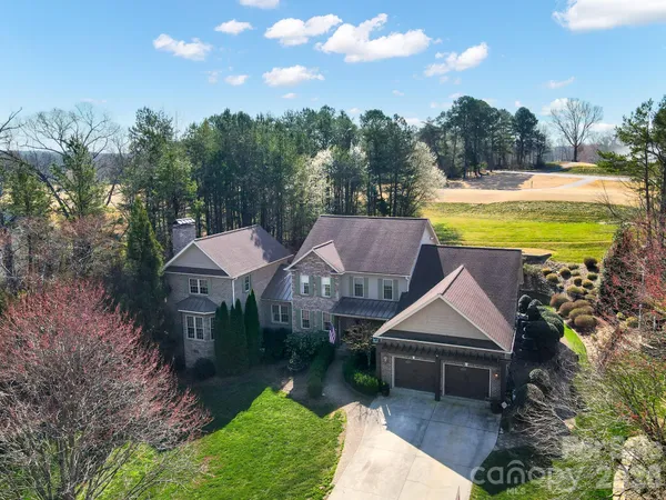 $998,000 | 4852 Brookridge Drive Northeast, Hickory, NC 28601