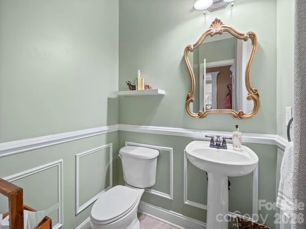 $998,000 | 4852 Brookridge Drive Northeast, Hickory, NC 28601