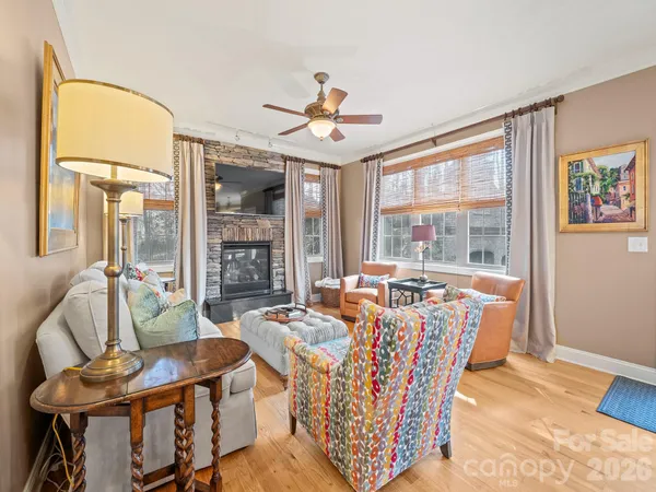 $998,000 | 4852 Brookridge Drive Northeast, Hickory, NC 28601