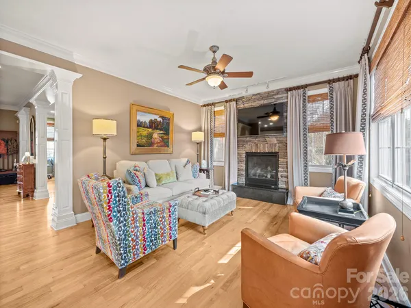 $998,000 | 4852 Brookridge Drive Northeast, Hickory, NC 28601