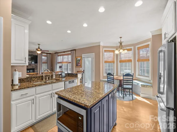 $998,000 | 4852 Brookridge Drive Northeast, Hickory, NC 28601