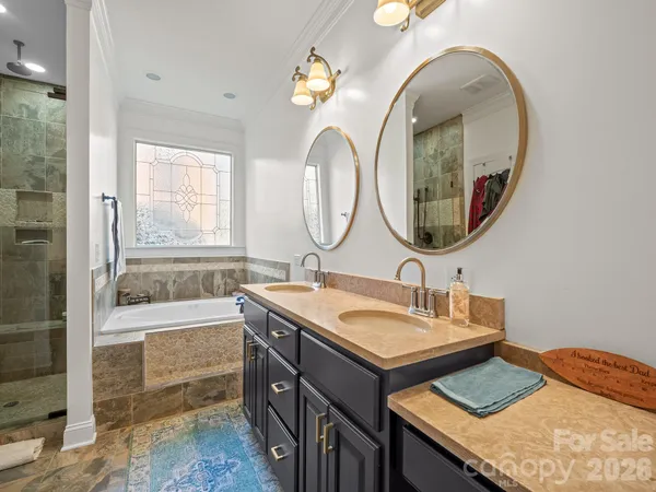 $998,000 | 4852 Brookridge Drive Northeast, Hickory, NC 28601