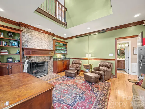 $998,000 | 4852 Brookridge Drive Northeast, Hickory, NC 28601