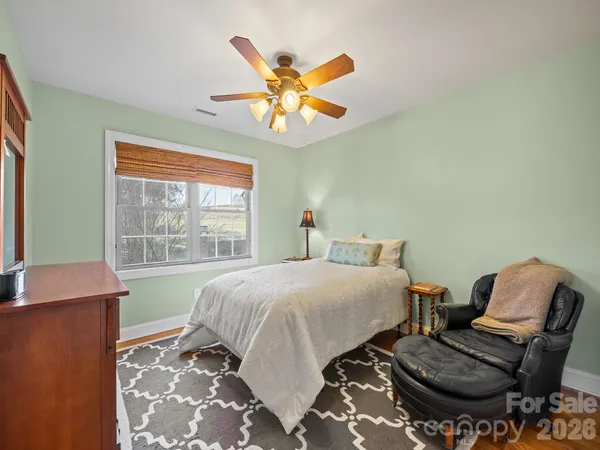 $998,000 | 4852 Brookridge Drive Northeast, Hickory, NC 28601