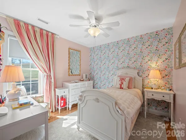 $998,000 | 4852 Brookridge Drive Northeast, Hickory, NC 28601