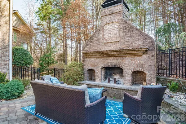 $998,000 | 4852 Brookridge Drive Northeast, Hickory, NC 28601