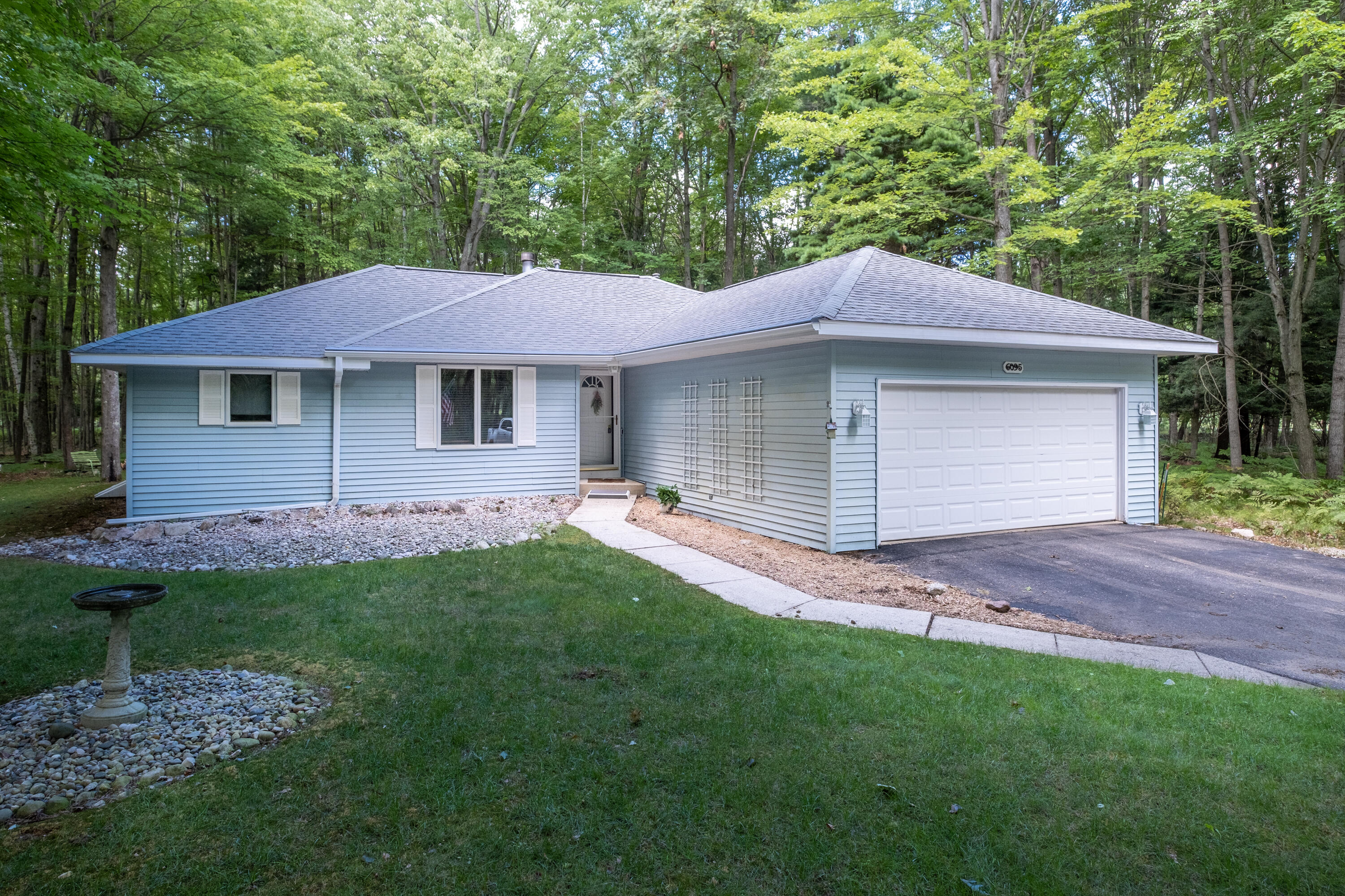 6095 Deerfield Road Canadian Lakes, MI 49346 - Photo 1 of 26 DSCF1202