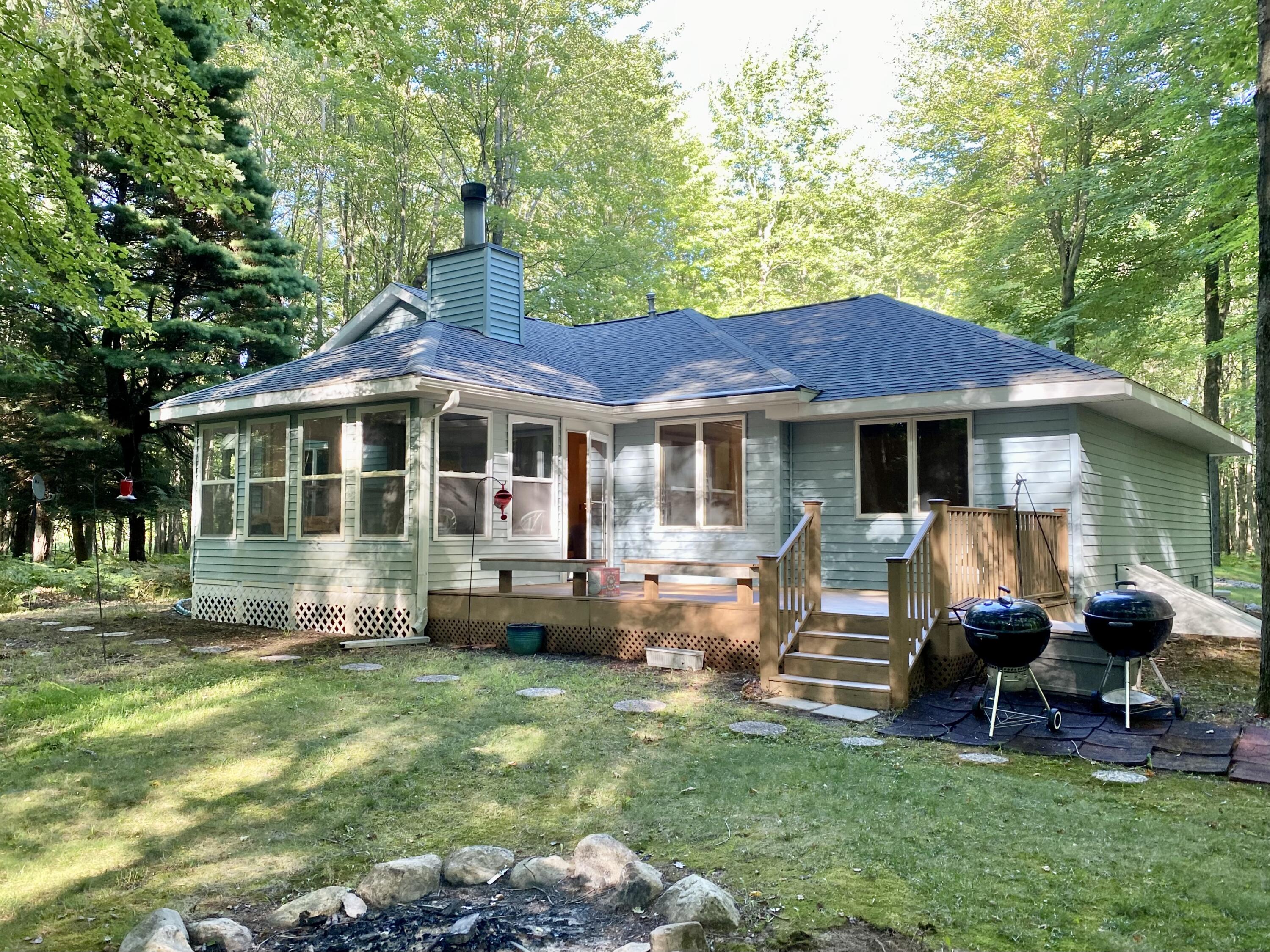 6095 Deerfield Road Canadian Lakes, MI 49346 - Photo 3 of 26 IMG_7531