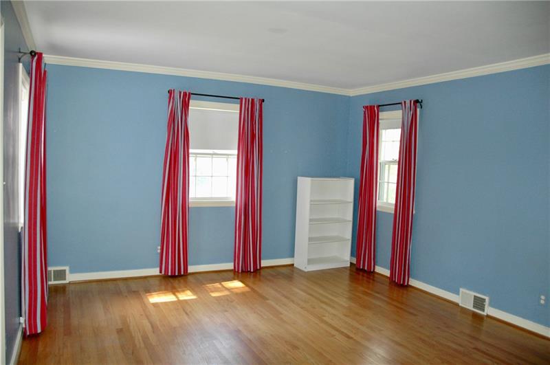 2 Farmhill Road Sewickley, PA 15143 - Photo 18 of 25 Second Bedroom.