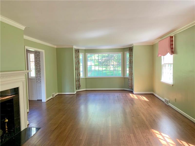 2 Farmhill Road Sewickley, PA 15143 - Photo 5 of 25 Comfortable Living Room with room for multiple seating areas.
