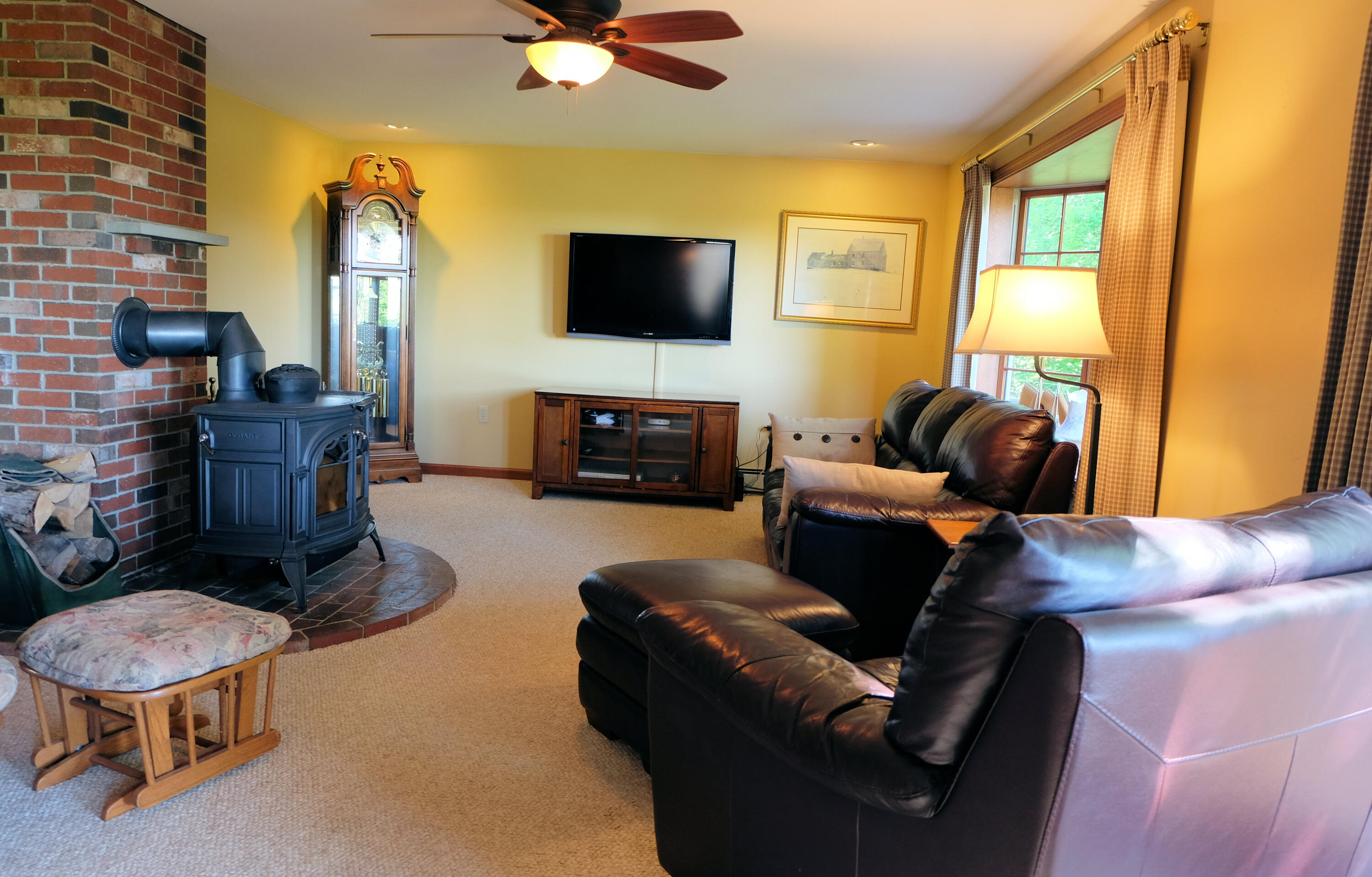 430 Keating Road Warren, ME 04864 - Photo 6 of 25 Living room b