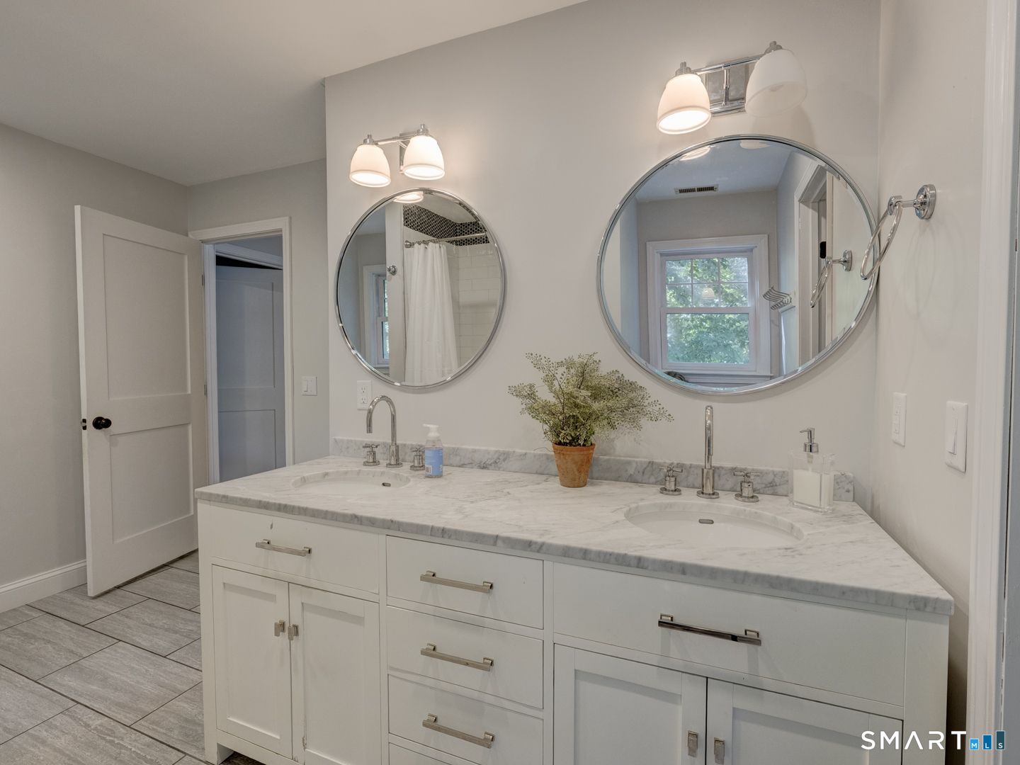198 Summer Hill Road Madison, CT 06443 - Photo 16 of 22 The second floor bathroom is spacious and bright
