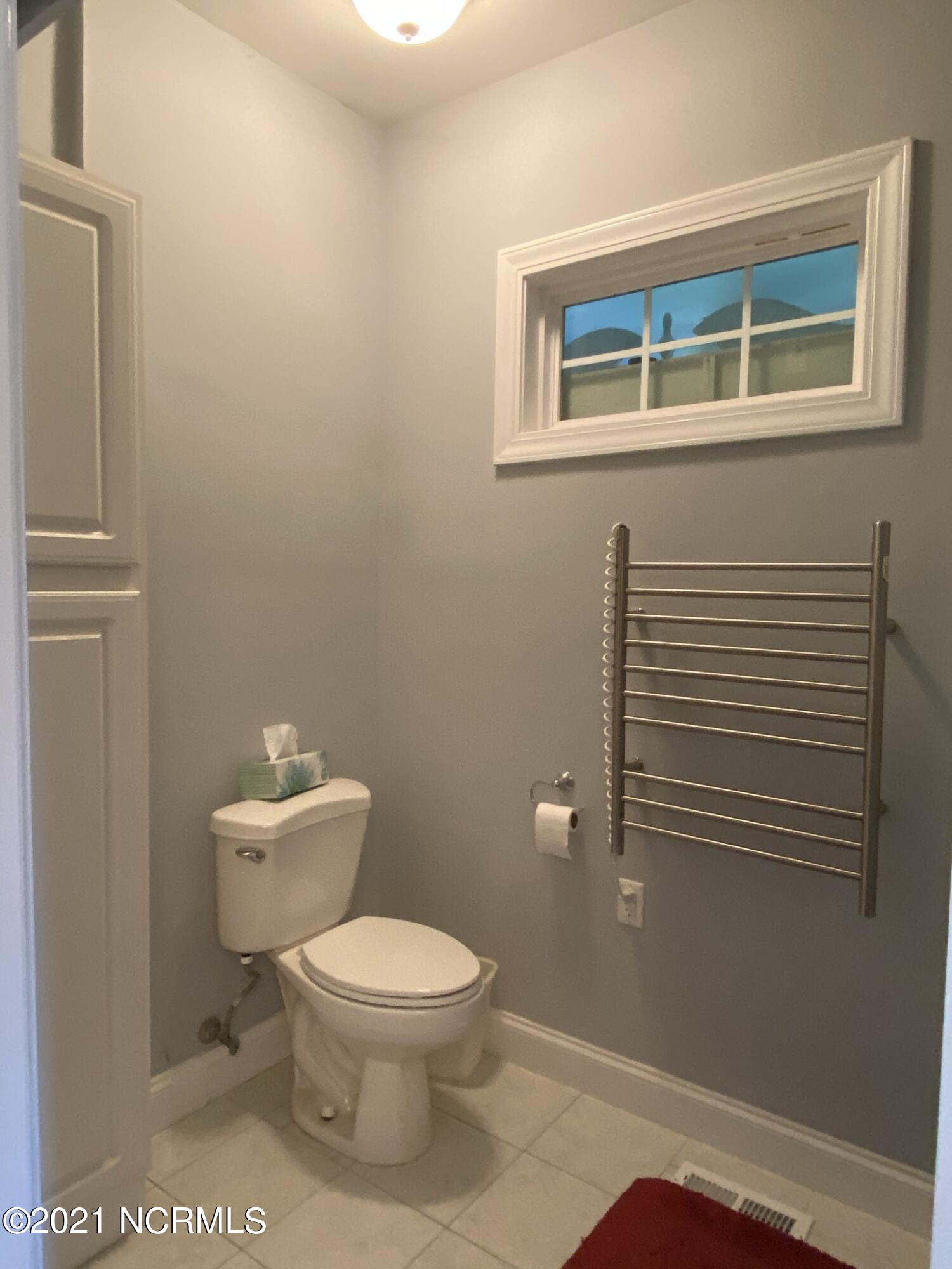 105 Overlook Road Chocowinity, NC 27817 - Photo 37 of 134 masterbath