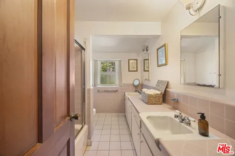 $1,329,950 | 14807 Round Valley Drive, Sherman Oaks, CA 91403