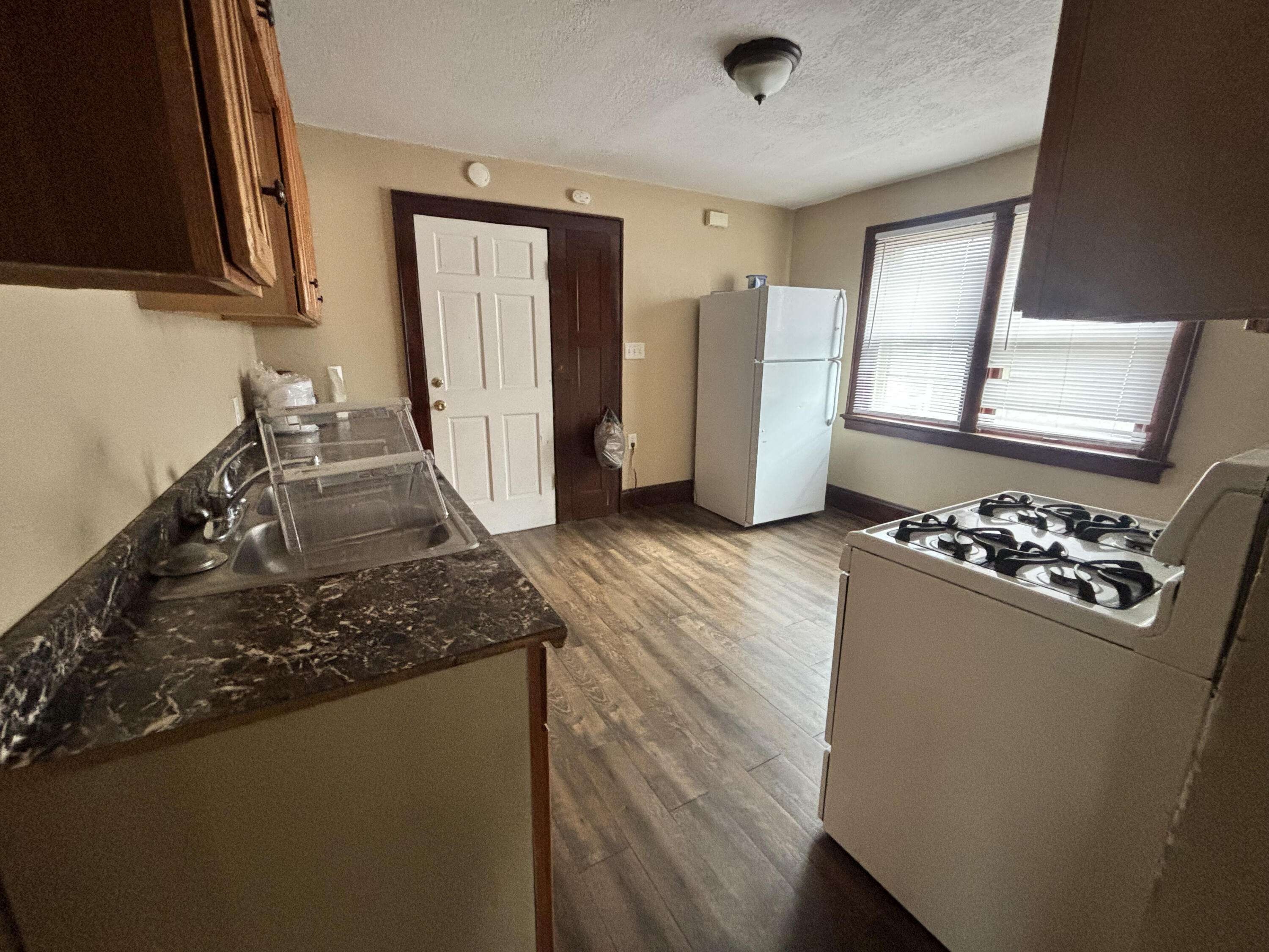 4036 North 25th Street, Unit 4038 Milwaukee, WI 53209 - Photo 3 of 7 IMG_4127