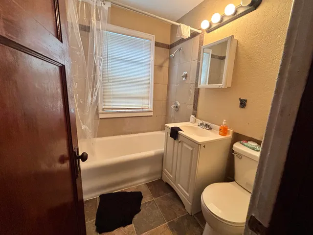 $141,500 | 4036 North 25th Street, Unit 4038, Milwaukee, WI 53209