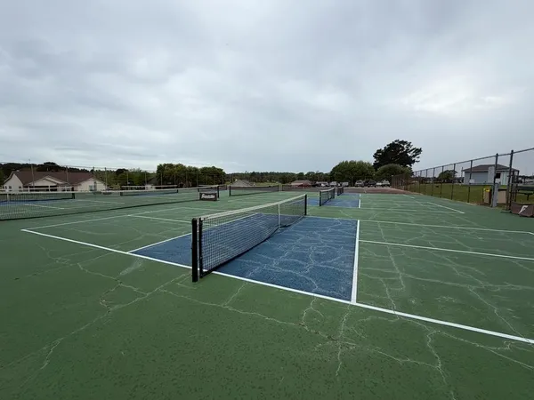 a view of a tennis court