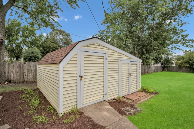 $369,000 | 2N643 Diane Avenue, Glendale Heights, IL 60139