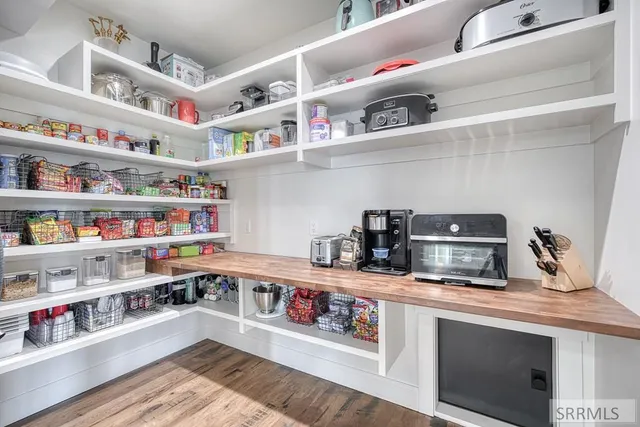 $1,499,000 | 4887 North Sunset Drive, Iona, ID 83427