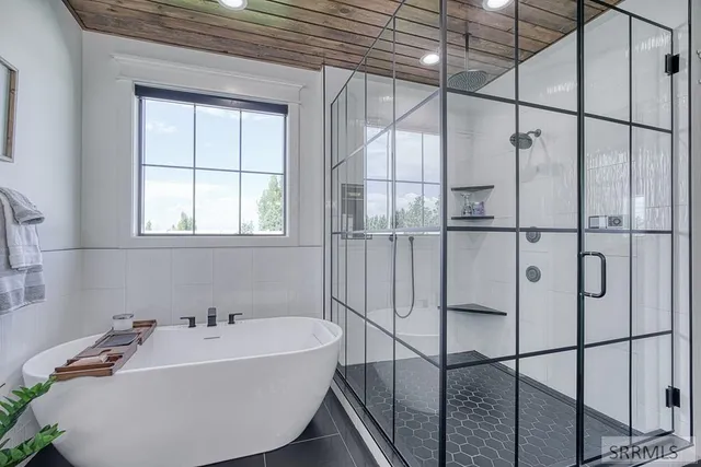 $1,499,000 | 4887 North Sunset Drive, Iona, ID 83427