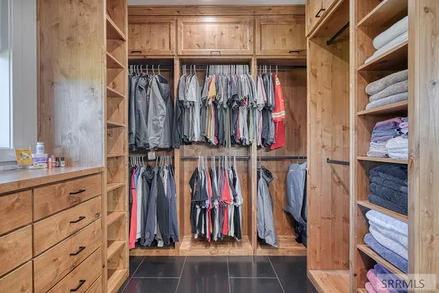 $1,499,000 | 4887 North Sunset Drive, Iona, ID 83427