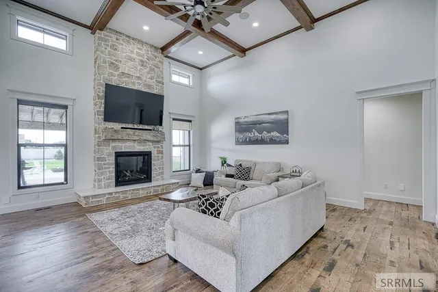 $1,499,000 | 4887 North Sunset Drive, Iona, ID 83427