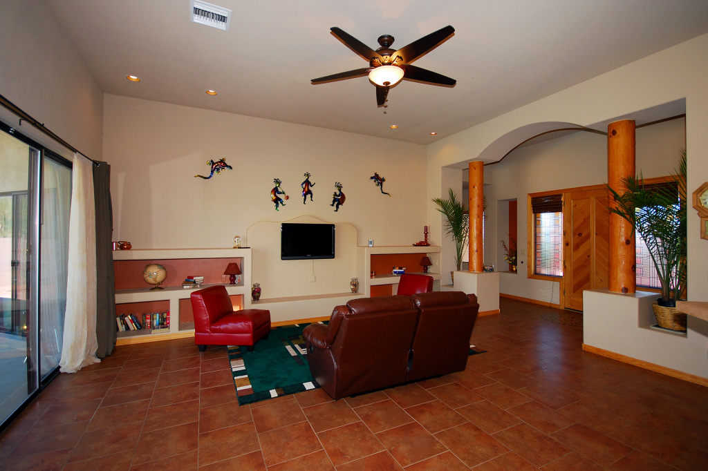 719 South Mountain View Road Apache Junction, AZ 85119 - Photo 4 of 34 Family Room