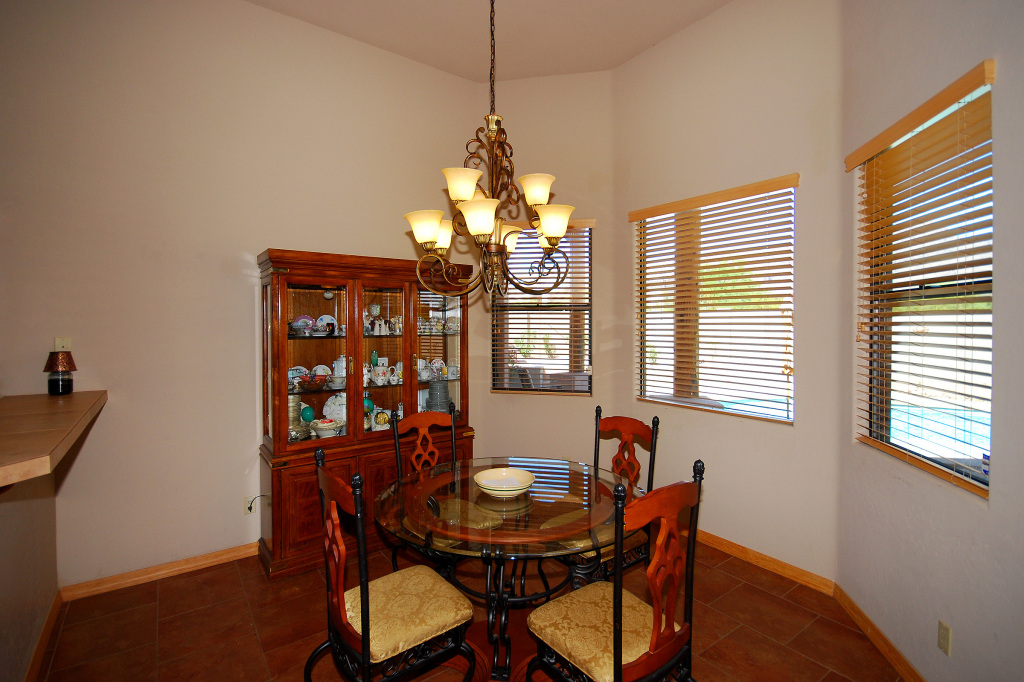 719 South Mountain View Road Apache Junction, AZ 85119 - Photo 5 of 34 Eating Nook in Family Room