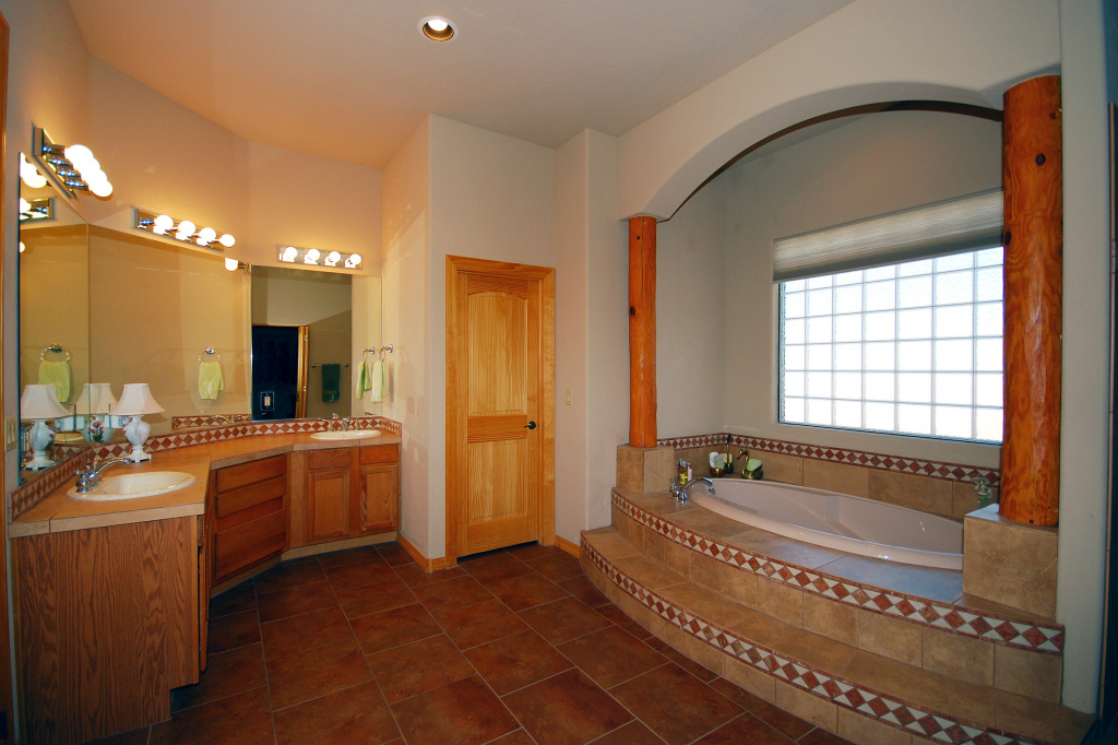 719 South Mountain View Road Apache Junction, AZ 85119 - Photo 8 of 34 Master Bath