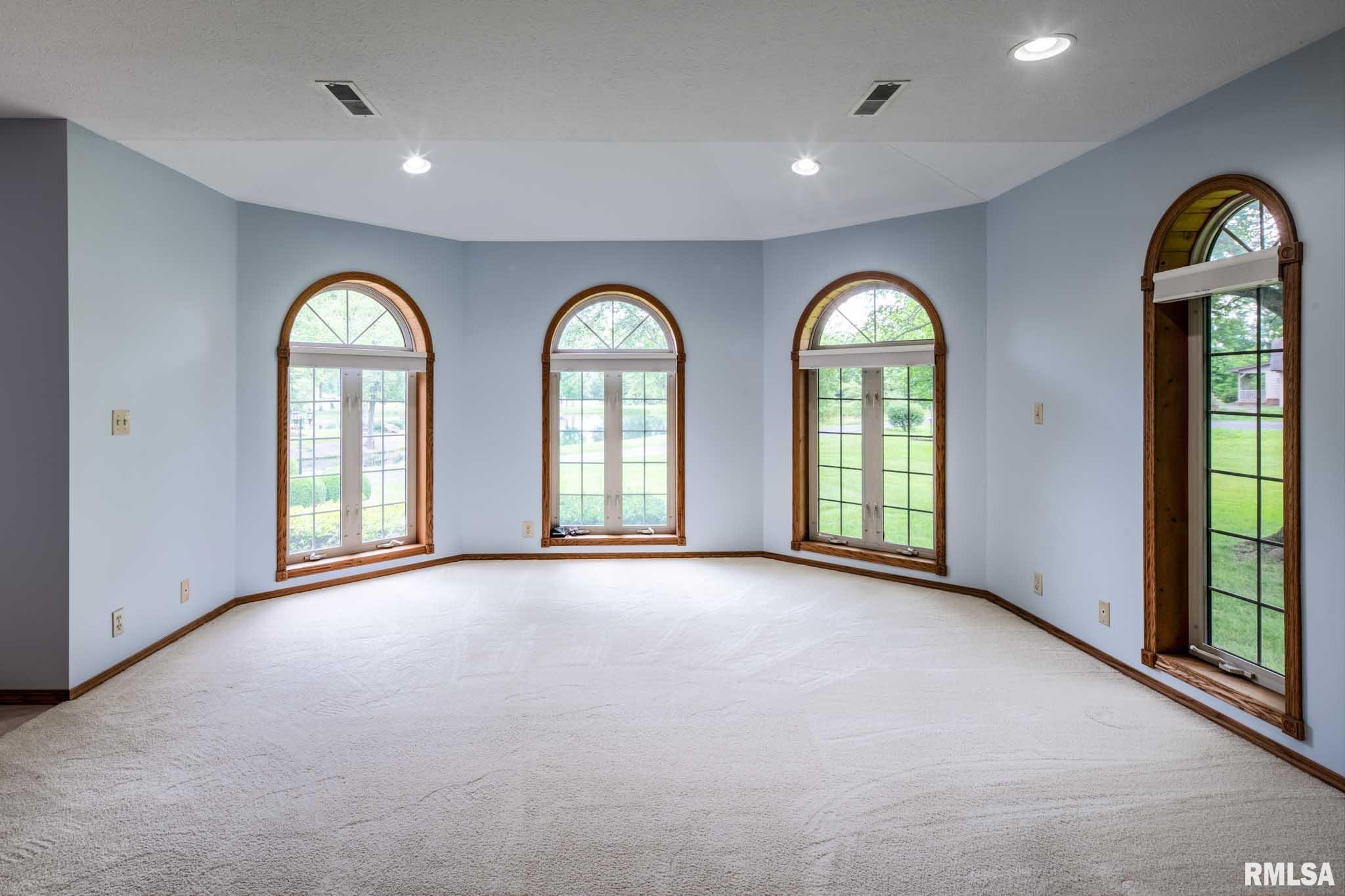 10415 Chayla Road Marion, IL 62959 - Photo 5 of 48