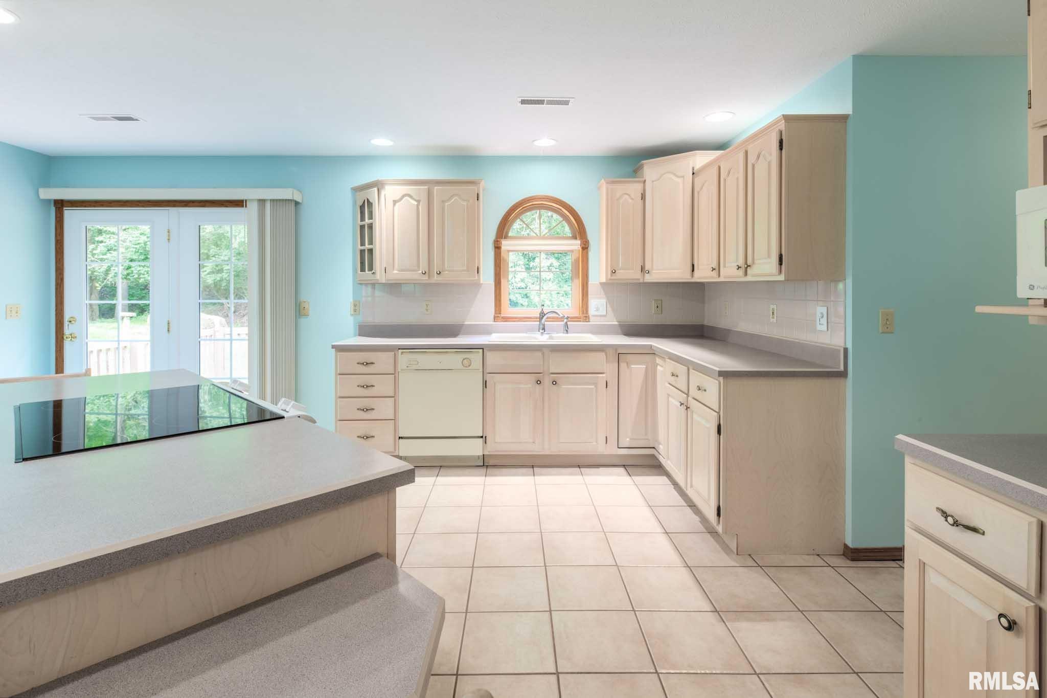 10415 Chayla Road Marion, IL 62959 - Photo 9 of 48