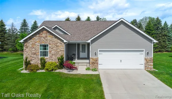 $370,000 | 291 Golfside Drive, Lapeer, MI 48446