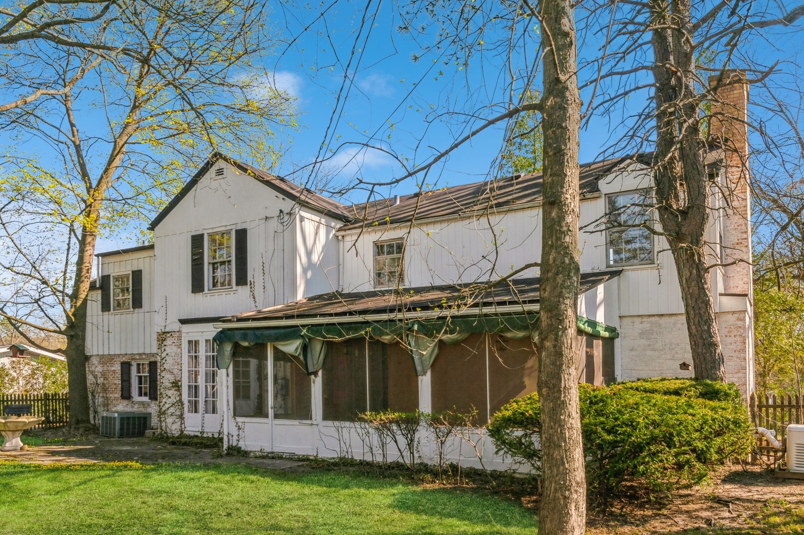 872 Green Bay Road Highland Park, IL 60035 - Photo 24 of 30 a view of a house with backyard and sitting area