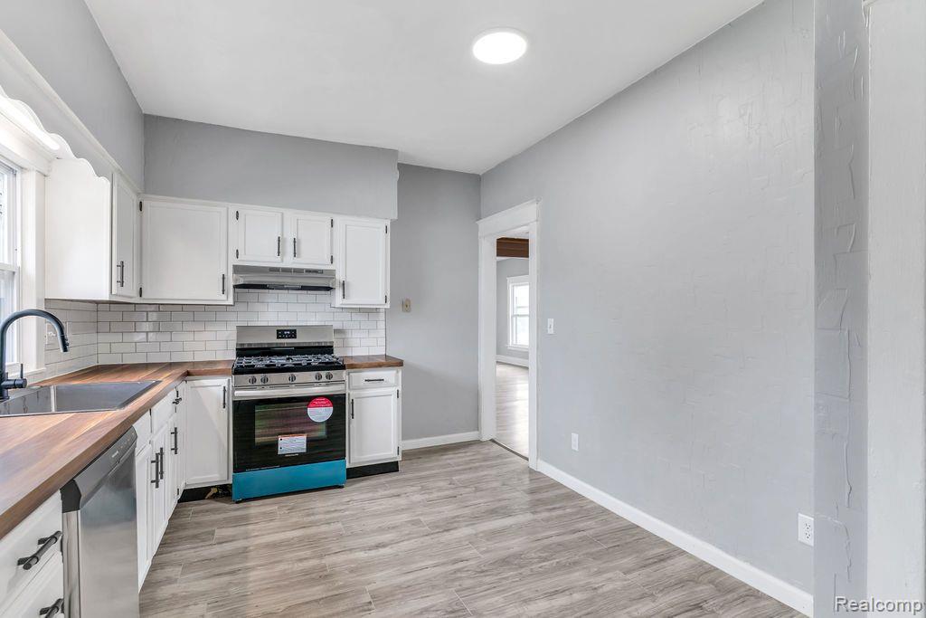 2021 Turner Road Lansing, MI 48906 - Photo 14 of 34