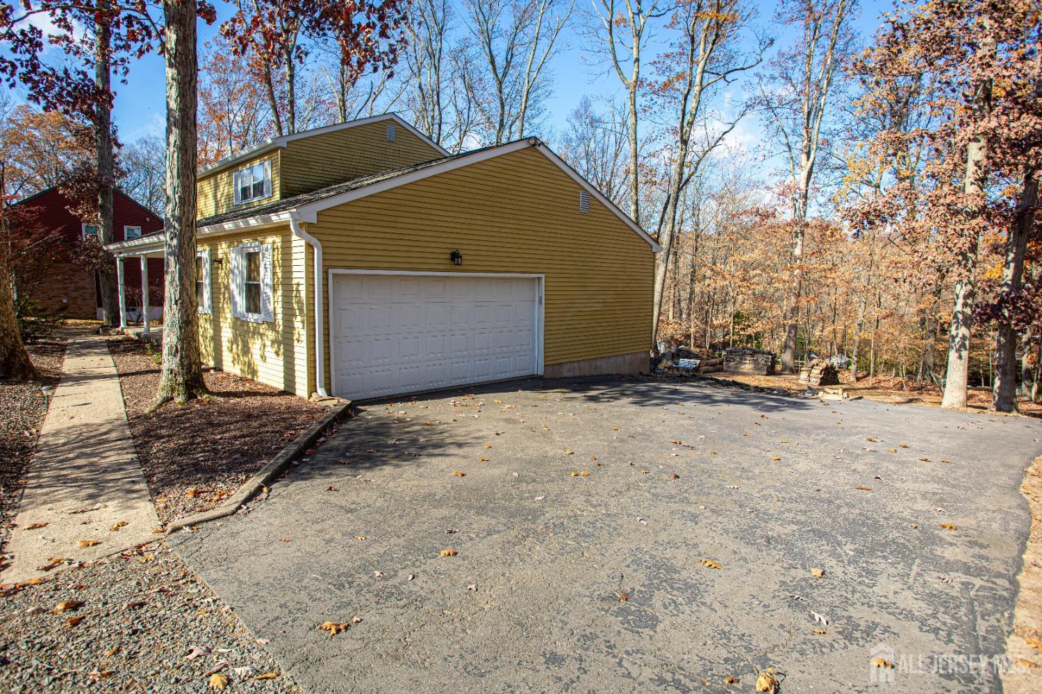 58 Lochatong Road Ewing, NJ 08628 - Photo 5 of 52 Gallery Image 5