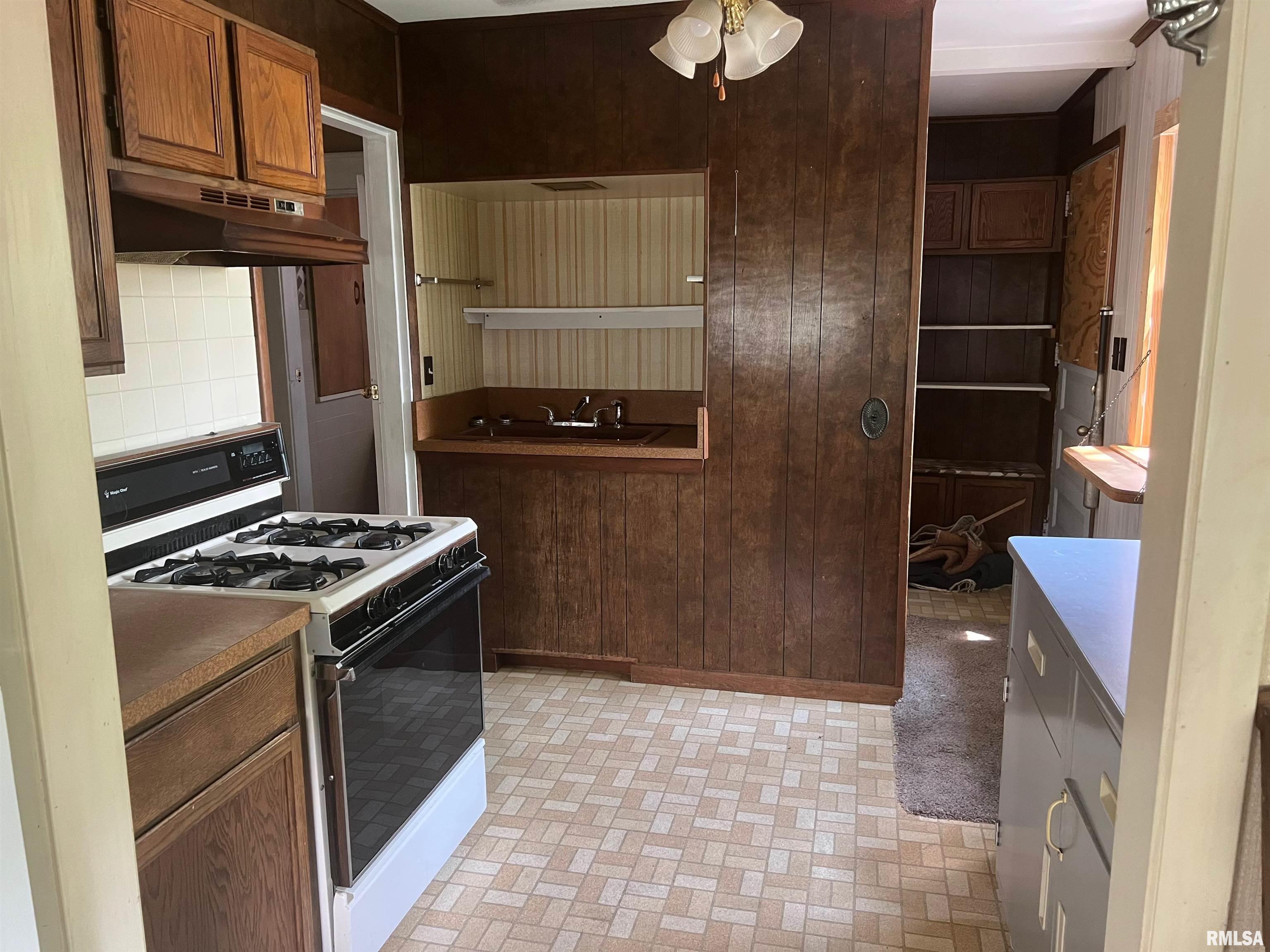 720 Eastman Avenue Springfield, IL 62702 - Photo 13 of 23