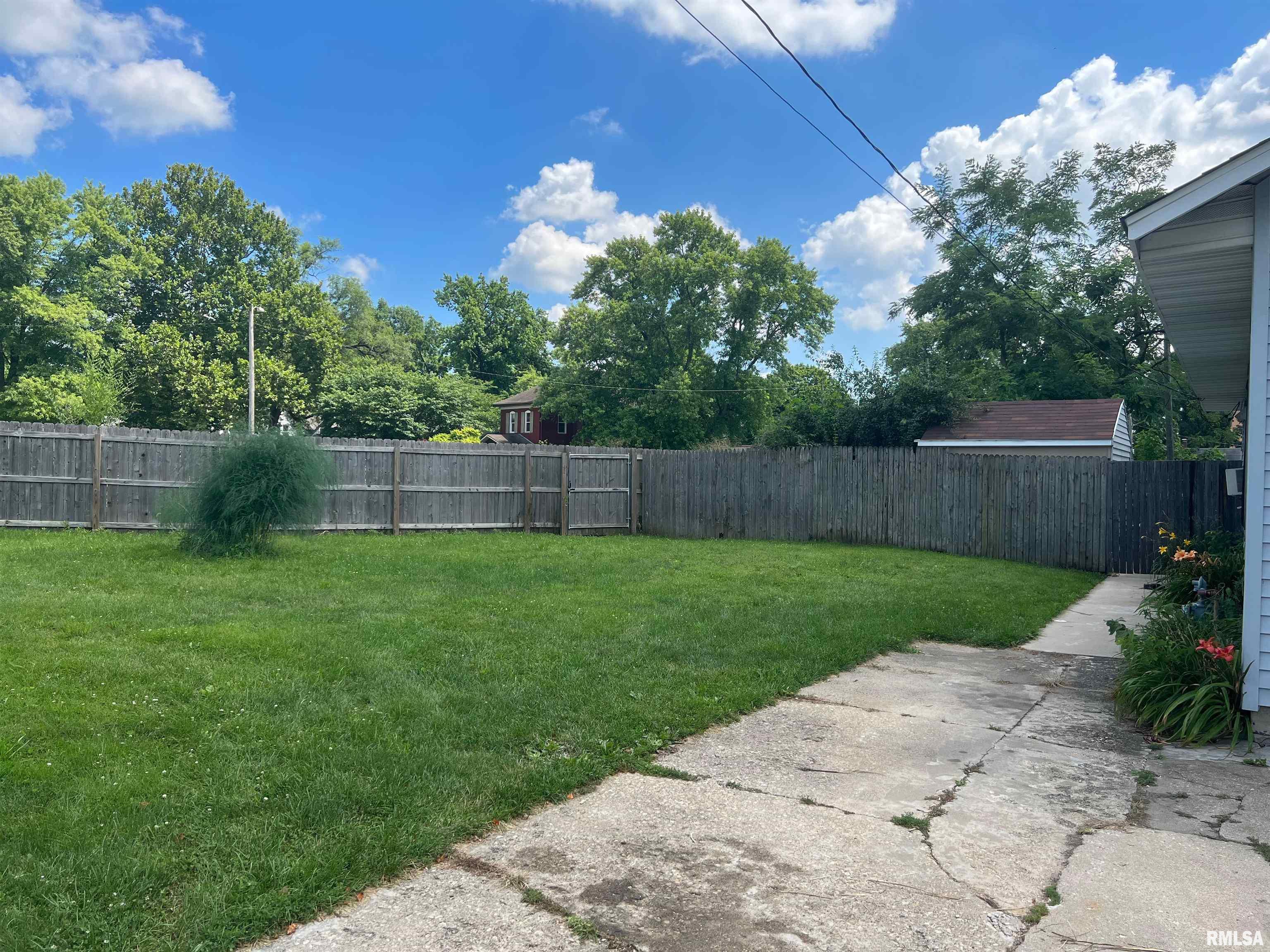 720 Eastman Avenue Springfield, IL 62702 - Photo 4 of 23