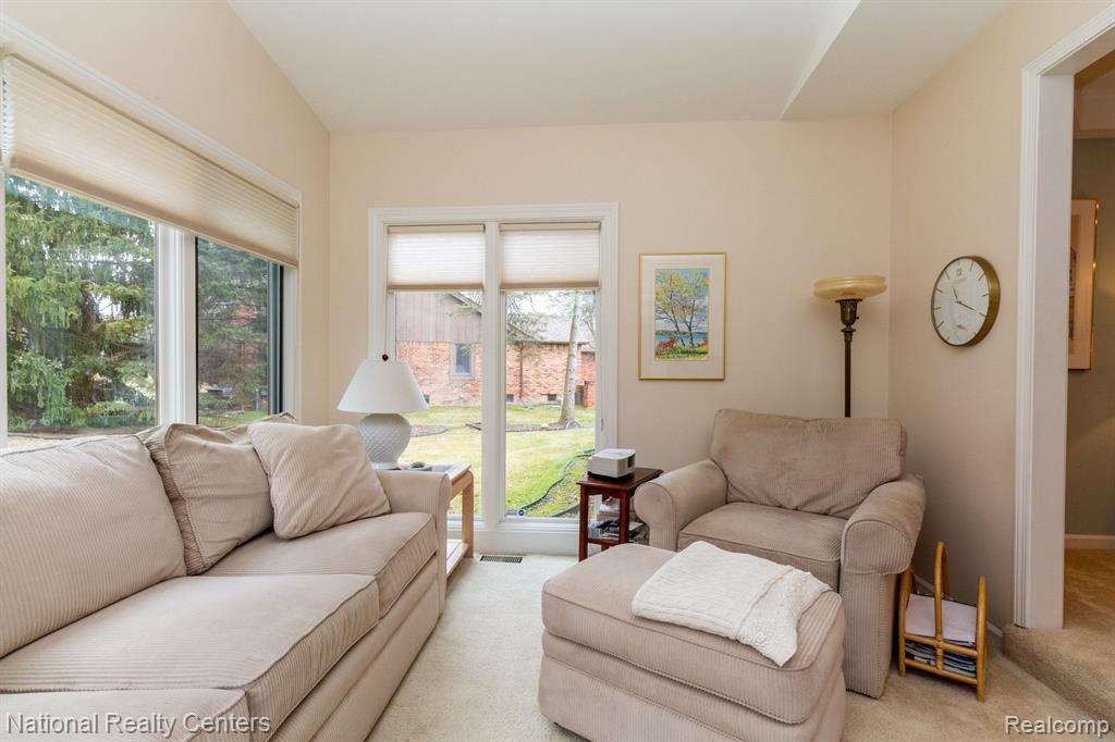 36985 Valley Ridge Drive Farmington Hills, MI 48331 - Photo 15 of 51