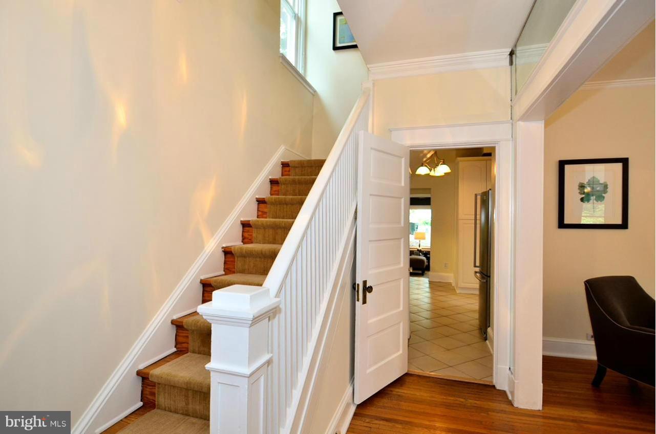4409 River Road Northwest Washington, DC 20016 - Photo 3 of 30 Entry Foyer