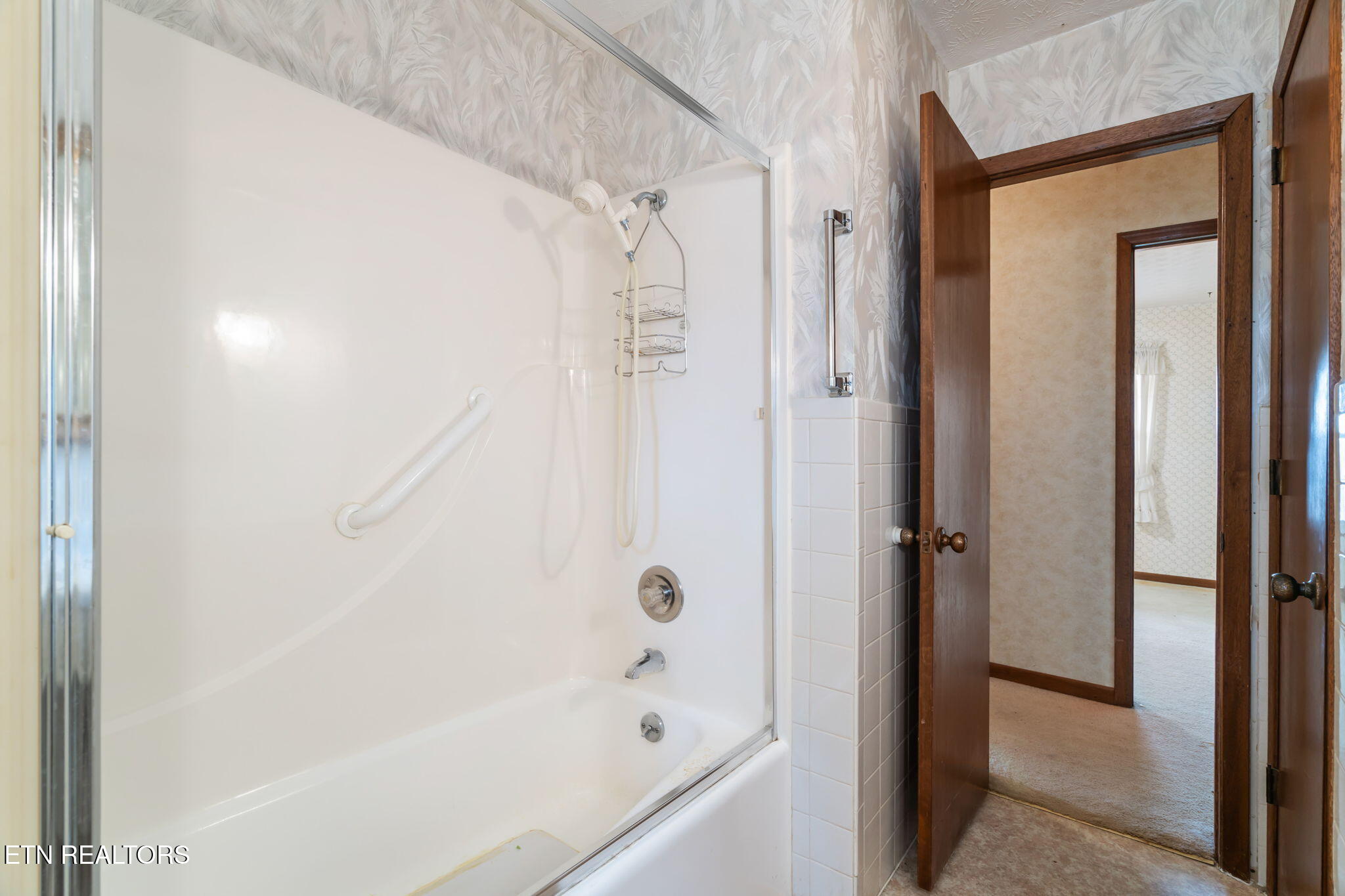 263 Mohawk Circle Seymour, TN 37865 - Photo 26 of 41 Guest Bath