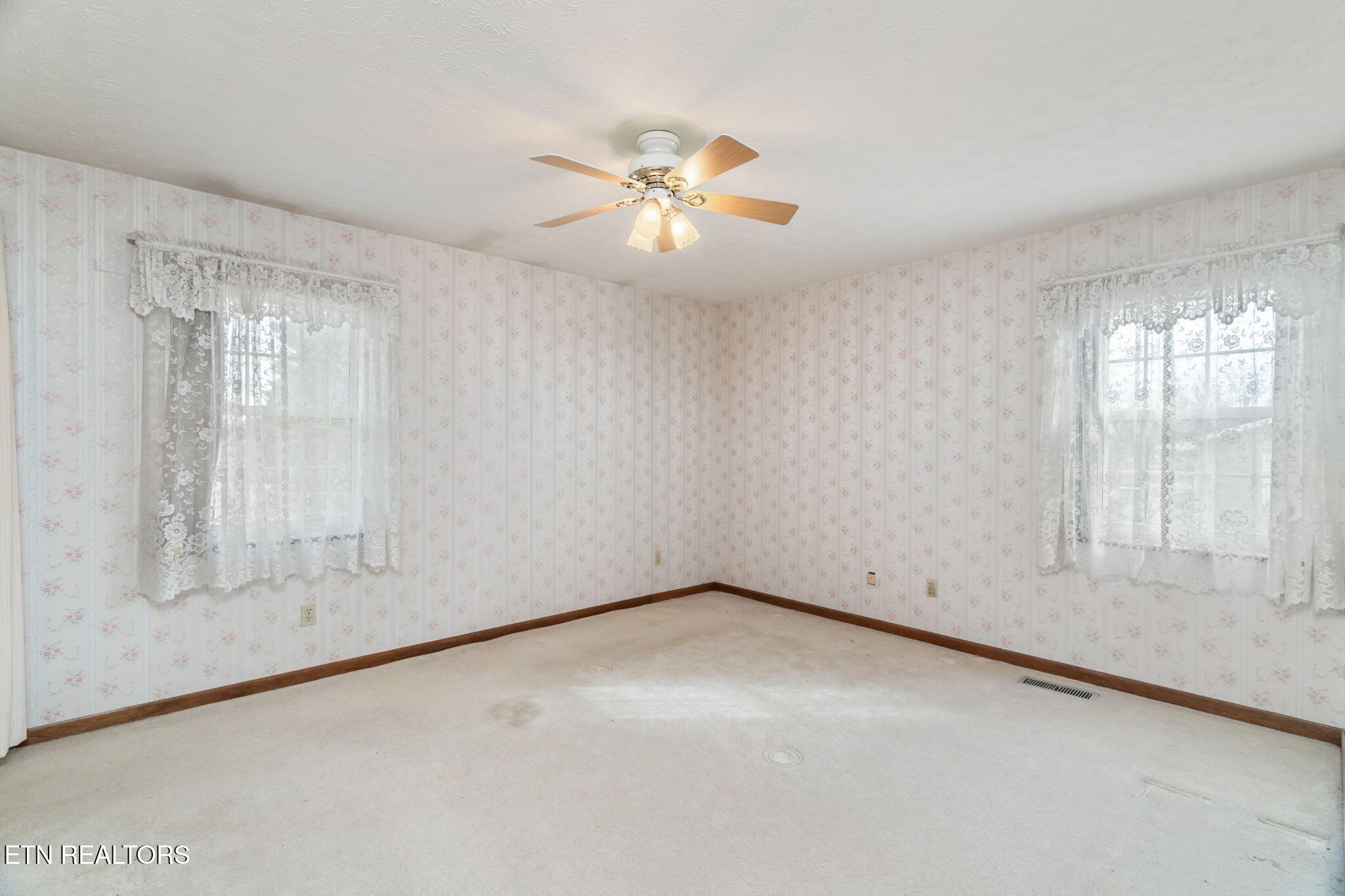 263 Mohawk Circle Seymour, TN 37865 - Photo 27 of 41 Master Bedroom