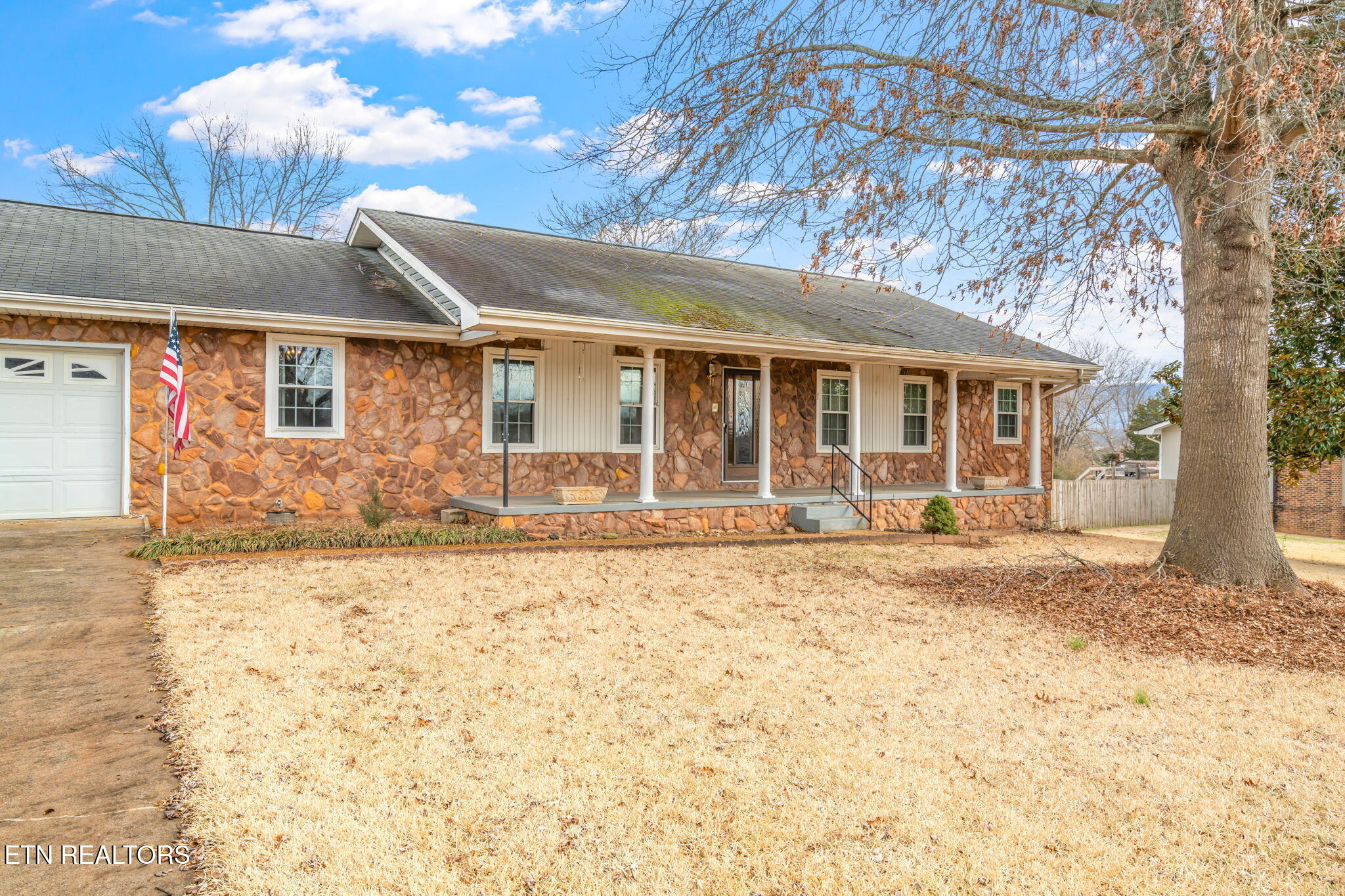 263 Mohawk Circle Seymour, TN 37865 - Photo 5 of 41 Rocking Chair Front Porch