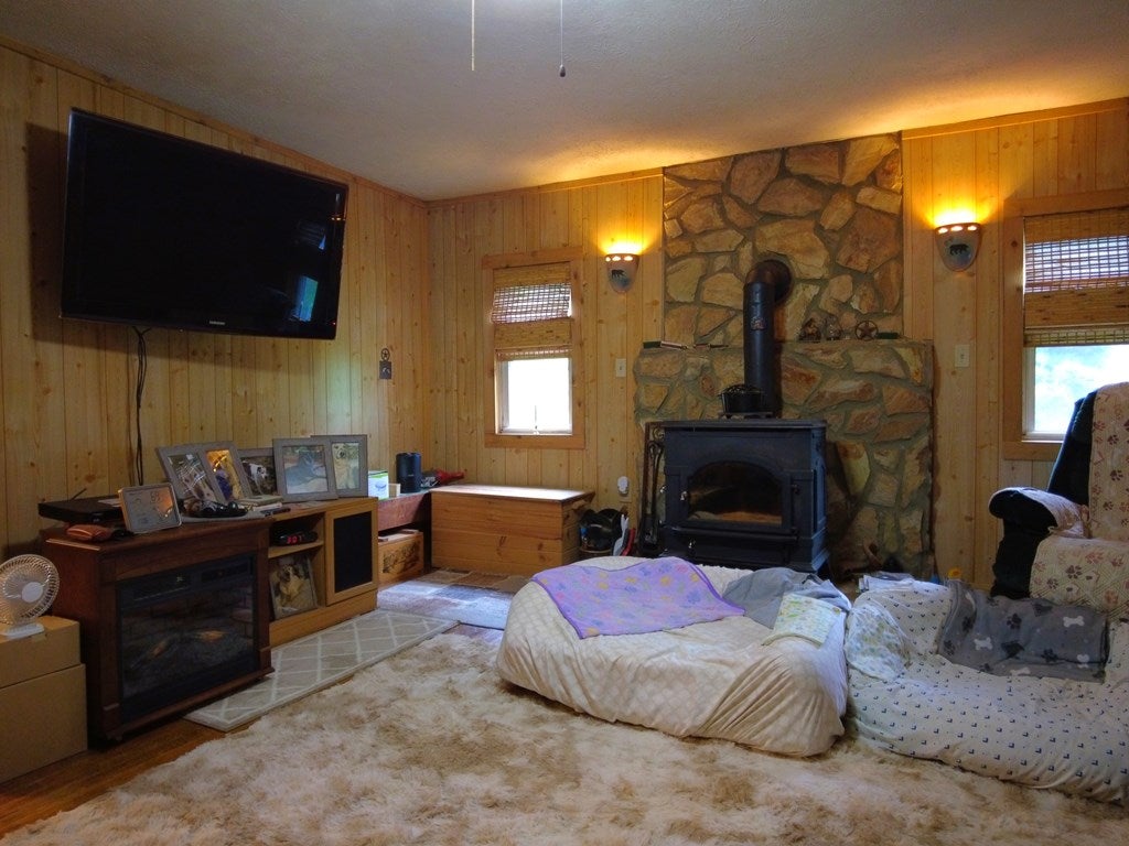 4282 Riverside Drive Independence, VA 24348 - Photo 2 of 13 Gallery Image 2