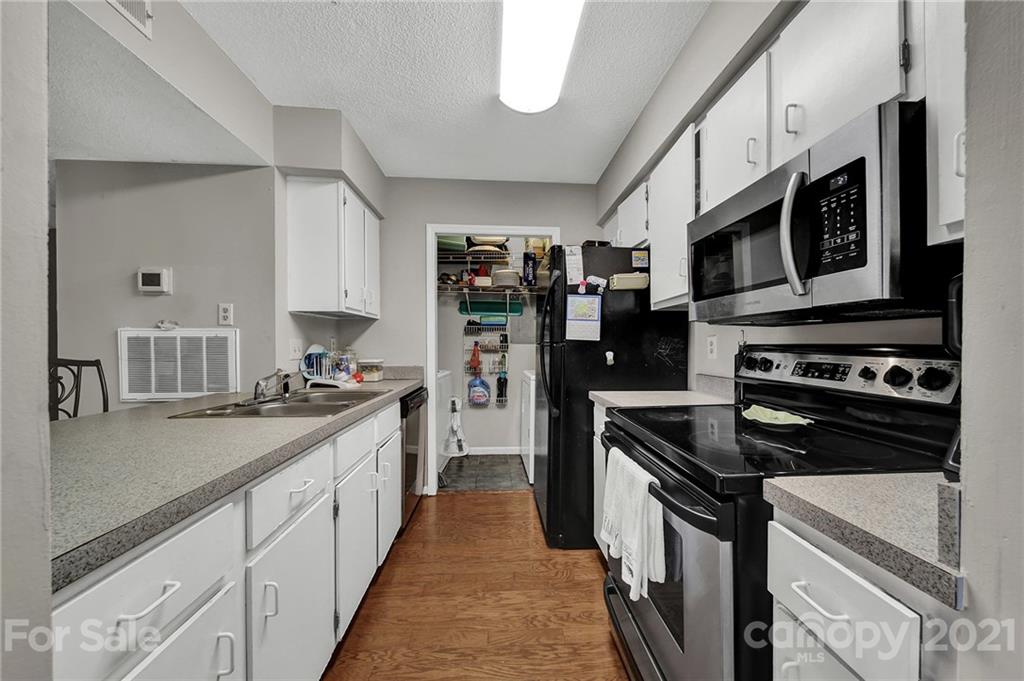 11082 Harrowfield Road Charlotte, NC 28226 - Photo 12 of 28 Gallery Image 12