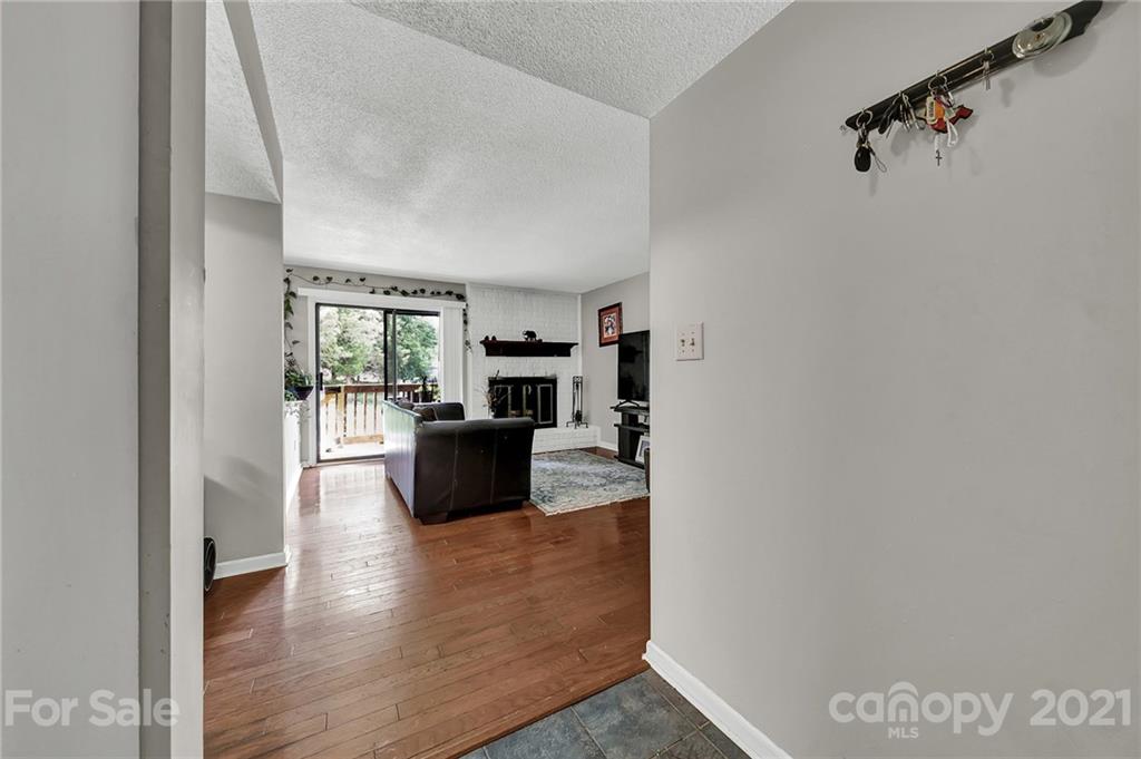 11082 Harrowfield Road Charlotte, NC 28226 - Photo 3 of 28 Gallery Image 3