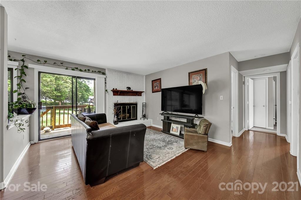 11082 Harrowfield Road Charlotte, NC 28226 - Photo 4 of 28 Gallery Image 4