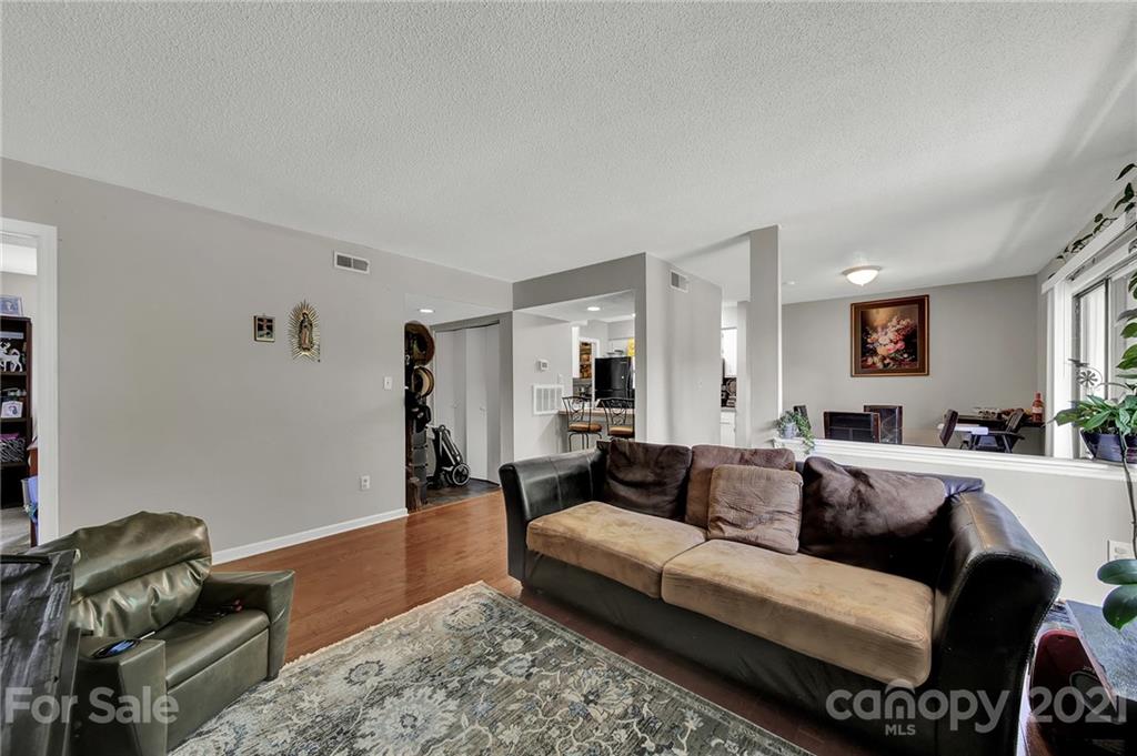 11082 Harrowfield Road Charlotte, NC 28226 - Photo 6 of 28 Gallery Image 6