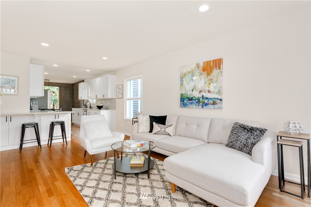 4120 Interlake Avenue North Seattle, WA 98103 - Photo 2 of 17 Gallery Image 2