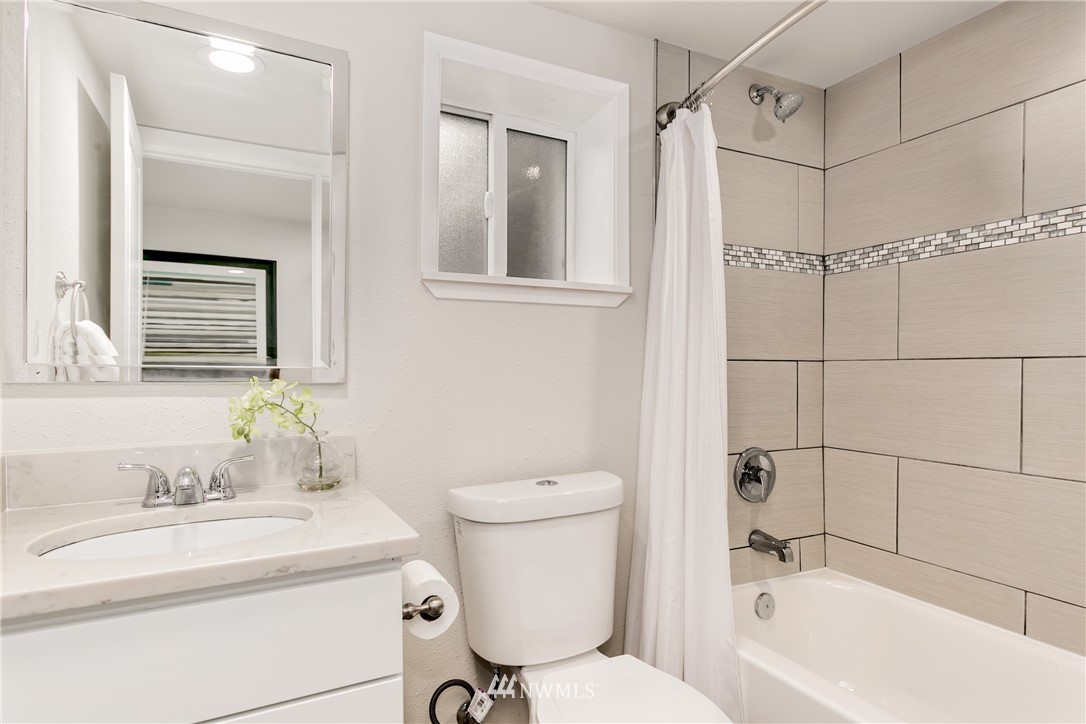 4120 Interlake Avenue North Seattle, WA 98103 - Photo 11 of 17 Gallery Image 11
