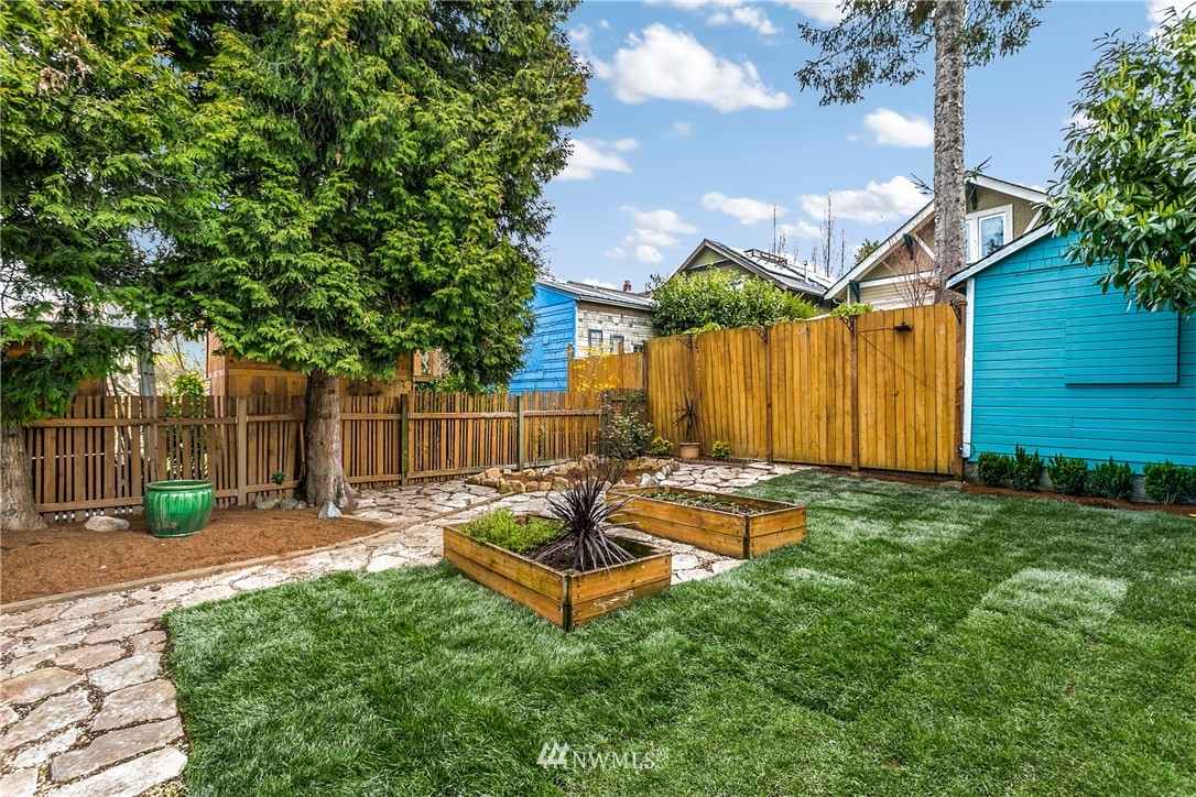 4120 Interlake Avenue North Seattle, WA 98103 - Photo 14 of 17 Gallery Image 14